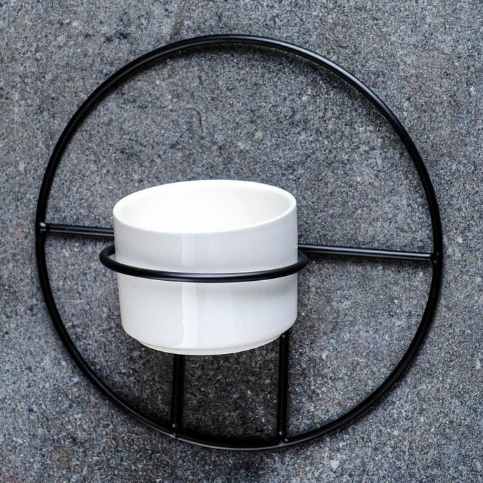 Горшок настенный "Салли" с черной подставкой, 17х8х17см