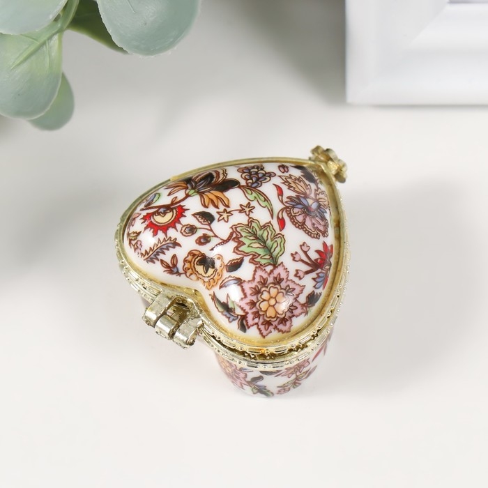 Шкатулка керамика сердце Шкатулка керамика сердце "Цветник" 4,1х4,2х2,4 см