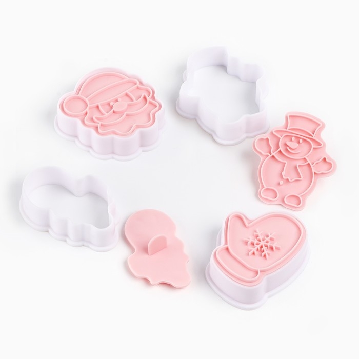 Новый год. Набор форм для печенья &laquo;Посылка от Деда Мороза&raquo;, пластик, 4 шт