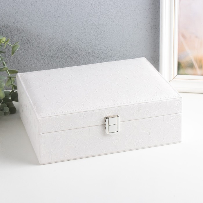 Шкатулка кожзам для украшений Шкатулка кожзам для украшений "Пионы и лепестки" белая 8,5х23,5х18,5 см