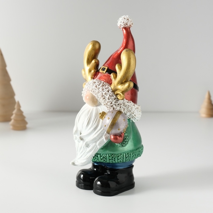 Сувенир полистоун "Дед Мороз в колпаке с рожками, с ёлочным шариком" 11х9,5х21 см