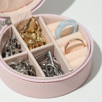 Органайзер для хранения украшений &laquo;Шкатулка портативная круг&raquo;, 9,8&times;9,8&times;4,5 см, цвет розовый