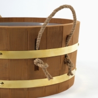 Шайка 10 л с пластиковой вставкой, ручки веревка, латунный обруч ТЕРМО липа Шайка 10 л с пластиковой вставкой, ручки веревка, латунный обруч ТЕРМО липа