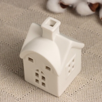 Фигура с подсветкой "Домик" 6х6х10см, 2/LR41 Фигура с подсветкой "Домик" 6х6х10см, 2/LR41