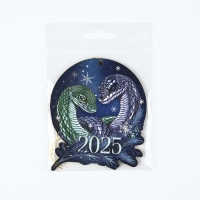 Ёлочная игрушка новогодняя &laquo;2025&raquo;, на Новый год, светится в темноте, дерево, 7,8 х 9,5 см