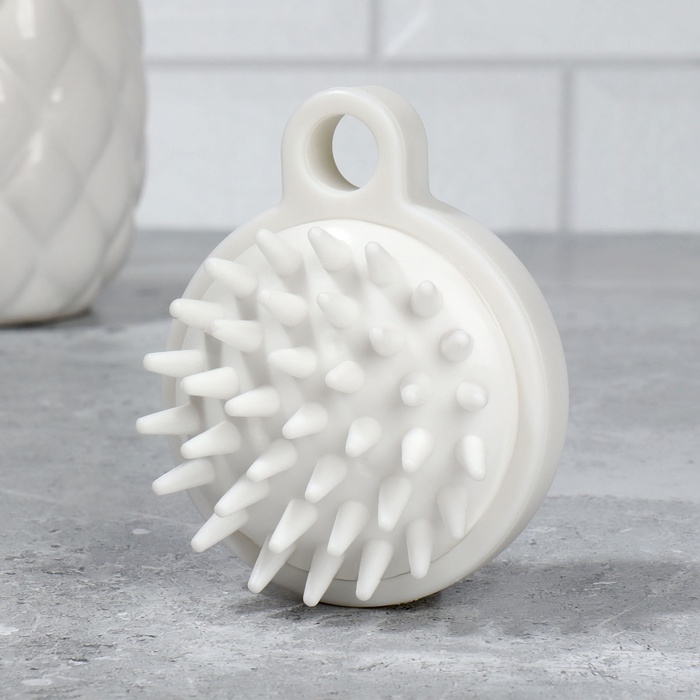 Щётка - массажёр для мытья головы, 8,5 &times; 6,8 &times; 3,6 см, цвет белый