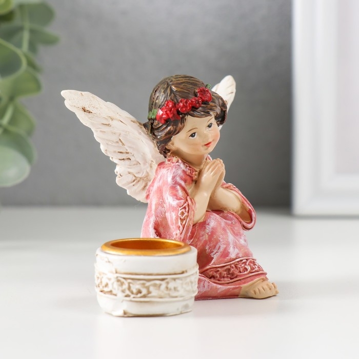 Подсвечник полистоун на 1 свечу Подсвечник полистоун на 1 свечу "Ангел в платье с венком" d-2,2 см МИКС 7,2х8,7х5,5 см