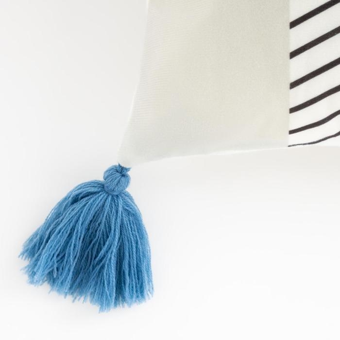 Наволочка декоративная Этель &laquo;Перо&raquo; 40х40 см, 100% п/э, велюр