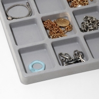 Подставка для украшений 18 ячеек, пластик, 35&times;20&times;1,5 см, цвет серый