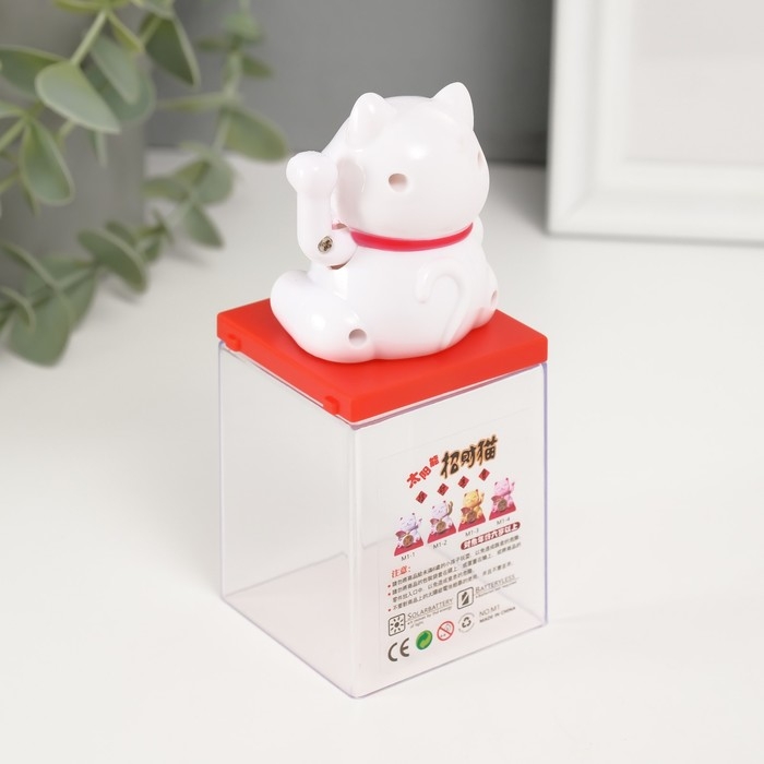 Маятник пластик Маятник пластик "Белый Манэки-нэко с веером и монеткой" 5х5х5 см