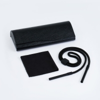 Набор для очков: шнурок, футляр, салфетка Набор для очков: шнурок, футляр, салфетка