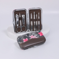 Набор маникюрный &laquo;Цветы&raquo;, 7 предметов, в футляре, цвет МИКС