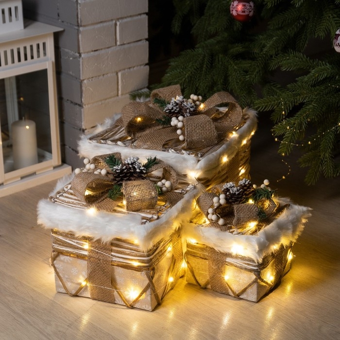 Светодиодная фигура «Бежевые подарки» 15, 20, 25 см, текстиль, металл, батарейки ААх2 (не в комплекте), свечение тёплое белое Светодиодная фигура «Бежевые подарки» 15, 20, 25 см, текстиль, металл, батарейки ААх2 (не в комплекте), свечение тёплое белое