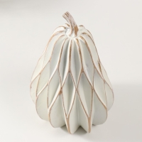 Сувенир полистоун "Бумажная гармошка. Груша" 12х15х24 см Сувенир полистоун "Бумажная гармошка. Груша" 12х15х24 см