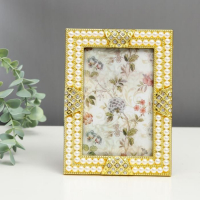 Фоторамка пластик под металл 10х15 см "Жемчуг и стразы" золото 18,8х13,8 см Фоторамка пластик под металл 10х15 см "Жемчуг и стразы" золото 18,8х13,8 см