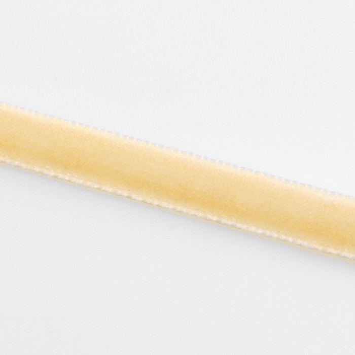 Лента бархатная, 6 мм, 18 ± 1 м, цвет молочный №04 Лента бархатная, 6 мм, 18 ± 1 м, цвет молочный №04