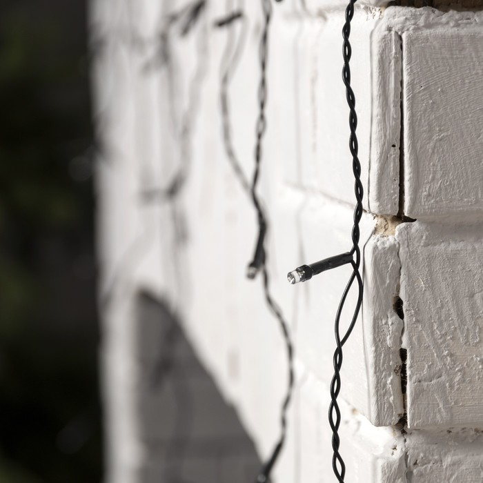 Гирлянда &laquo;Бахрома&raquo; 3 &times; 0.5 м, IP20, тёмная нить, 80 LED, свечение синее, 8 режимов, 220 В