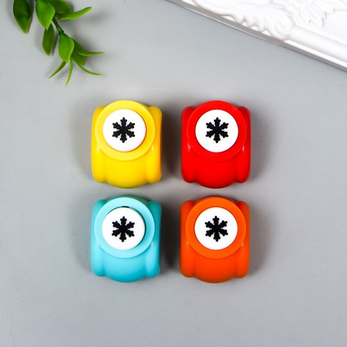 Дырокол фигурный Дырокол фигурный "Снежинка" рисунок 1 см МИКС