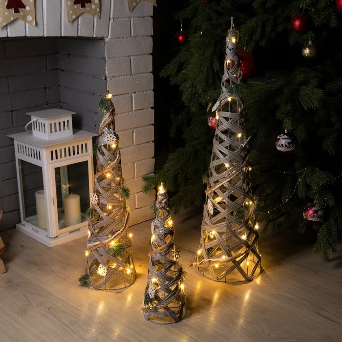 Светодиодная фигура &laquo;Конусы с еловой веткой&raquo; 40, 60, 80 см, текстиль, металл, батарейки ААх2 (не в комплекте), свечение тёплое белое