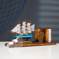 Набор настольный "Корабль" с двумя карандашницами и термометром 25*8*16см Набор настольный "Корабль" с двумя карандашницами и термометром 25*8*16см