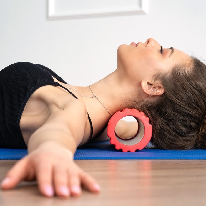 Ролик массажный Sangh, 30х10 см, цвет красный Ролик массажный Sangh, 30х10 см, цвет красный