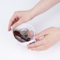 Косметичка на молнии, цвет белый Косметичка на молнии, цвет белый