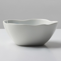 Салатник керамический неровный край «Разводы», 600 мл, 17 см, цвет белый Салатник керамический неровный край «Разводы», 600 мл, 17 см, цвет белый