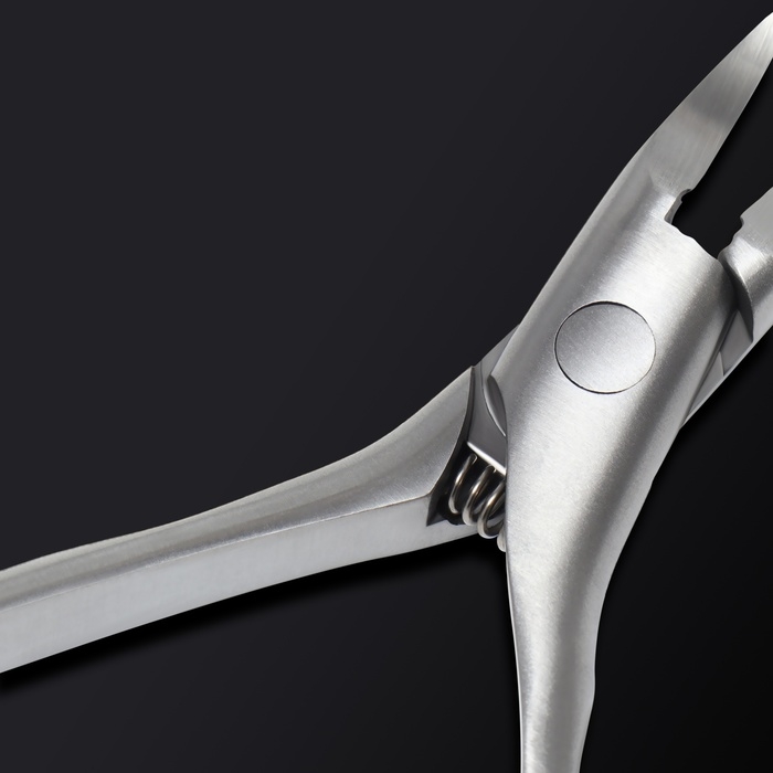 Кусачки педикюрные «Premium», 13 см, длина лезвия - 16 мм, цвет серебристый Кусачки педикюрные «Premium», 13 см, длина лезвия - 16 мм, цвет серебристый