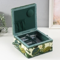 Шкатулка для рукоделия "Тропические листья на зелёном" 20х20х11 см Шкатулка для рукоделия "Тропические листья на зелёном" 20х20х11 см