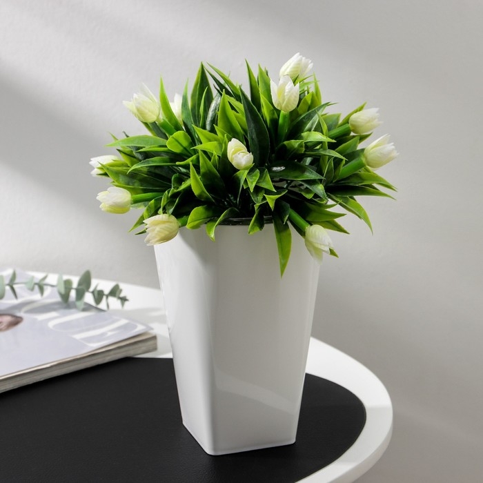 Кашпо для цветов со вставкой «Грейс», 1,4 л (800 мл), цвет белый Кашпо для цветов со вставкой «Грейс», 1,4 л (800 мл), цвет белый