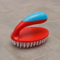 Щётка - утюжок &laquo;Удобная&raquo;, 11&times;8&times;8 см, цвет МИКС