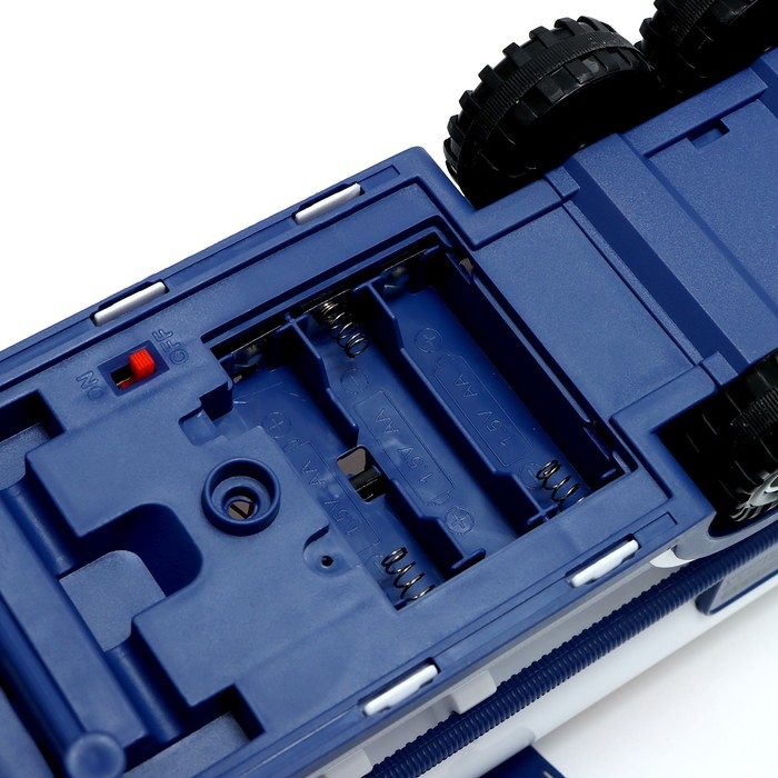 Грузовик радиоуправляемый &laquo;Бензовоз&raquo;, работает от батареек, световые эффекты