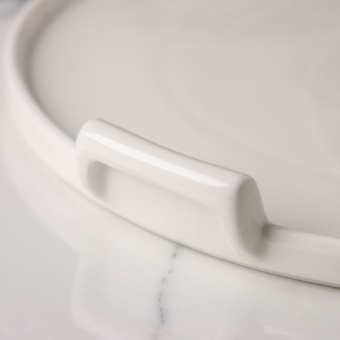 Блюдо керамическое с крышкой-клош для десертов Valencia, 28×25×17 см, цвет белый Блюдо керамическое с крышкой-клош для десертов Valencia, 28×25×17 см, цвет белый