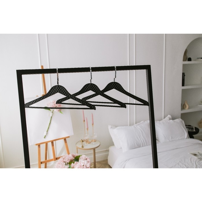 Плечики - вешалки для одежды LaDо́m Eliot, 44&times;24 см, 3 шт, цвет чёрный