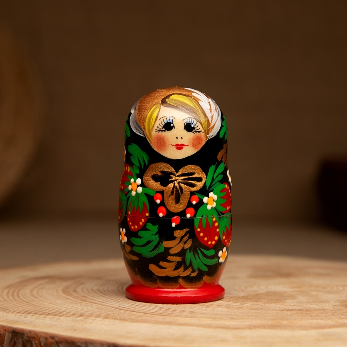 Матрёшка &laquo;Хохлома&raquo;, чёрный платок, 3 кукольная, 9 см