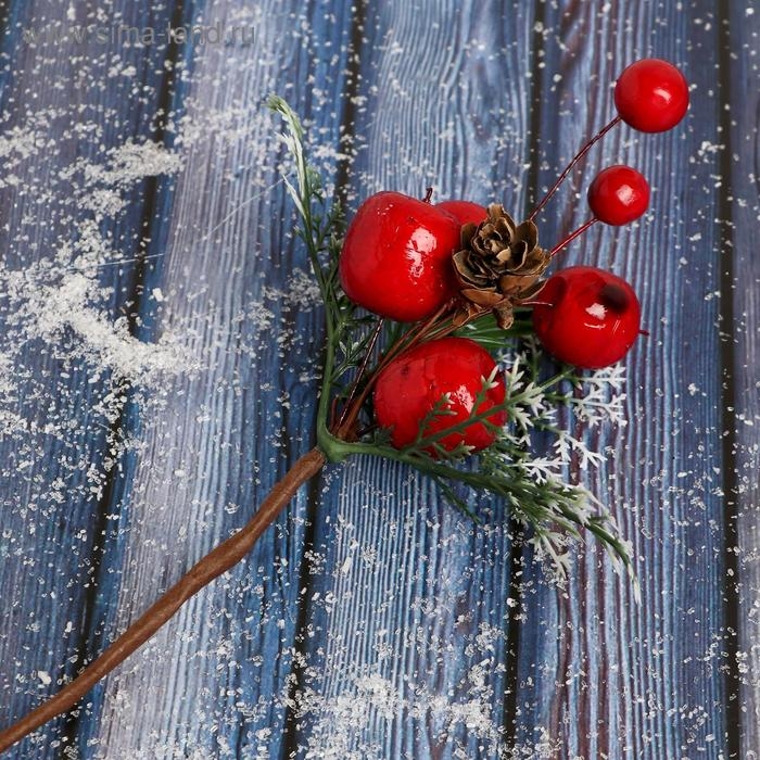 Декор Декор "Зимнее очарование" шишка ягоды зелень, 18 см