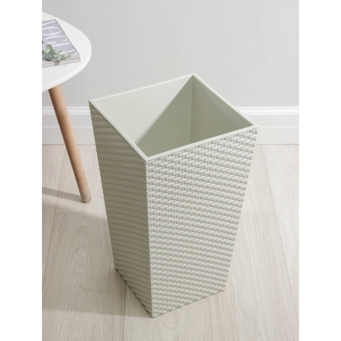 Кашпо для цветов со вставкой &laquo;Ротанг&raquo;, 21 л (11,2 л), цвет белый