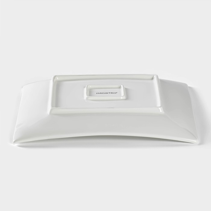 Блюдо фарфоровое для подачи Magistro &laquo;Квадрат Бланш&raquo;, d=19 см, цвет белый