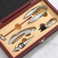 Набор для вина, 5 предметов: штопор, нож для срезания фольги, пробка, каплеуловитель, термометр Набор для вина, 5 предметов: штопор, нож для срезания фольги, пробка, каплеуловитель, термометр