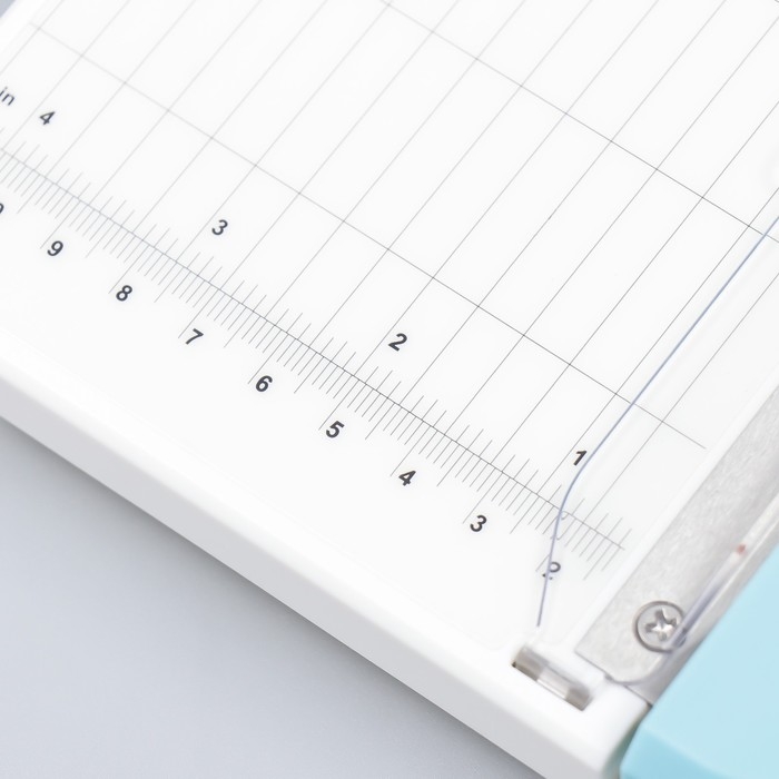 Резак для бумаги гильотинный 2,5х19х14 см Резак для бумаги гильотинный 2,5х19х14 см