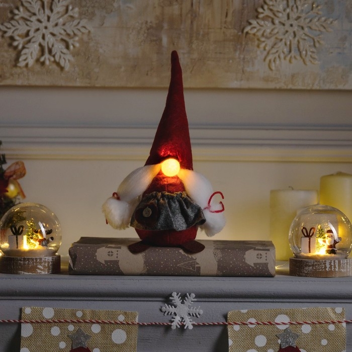 Светодиодная фигура &laquo;Гном красный в колпаке&raquo; 12 &times; 22 &times; 11 см, текстиль, батарейки AG10х3 (в комплекте), свечение тёплое белое