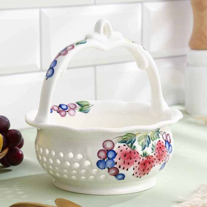 Конфетница «Корзиночка», ягодная, 16,5×16,5×15 см, 1 сорт, Алдошина Л.В. Конфетница «Корзиночка», ягодная, 16,5×16,5×15 см, 1 сорт, Алдошина Л.В.