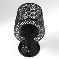 Подсвечник металл на 1 свечу "Абажур с цветами" чёрный 23х11х11 см Подсвечник металл на 1 свечу "Абажур с цветами" чёрный 23х11х11 см