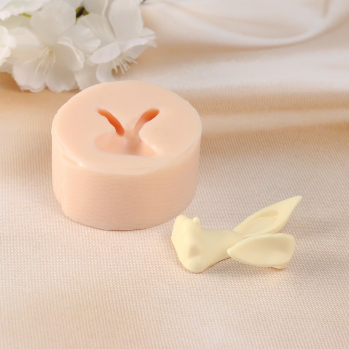 Молд силиконовый Молд силиконовый "Заяц с погнутым ухом" 3,5х5х1,5 см