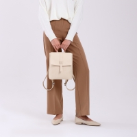 Рюкзак городской из искусственной кожи на молнии, цвет молочный Рюкзак городской из искусственной кожи на молнии, цвет молочный