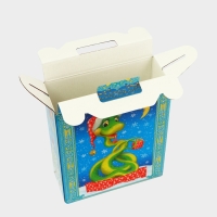 Новый год. Подарочная коробка новогодняя Подарок "Визит" 16,8 х 7 х 25 см. Новый год. Подарочная коробка новогодняя Подарок "Визит" 16,8 х 7 х 25 см.