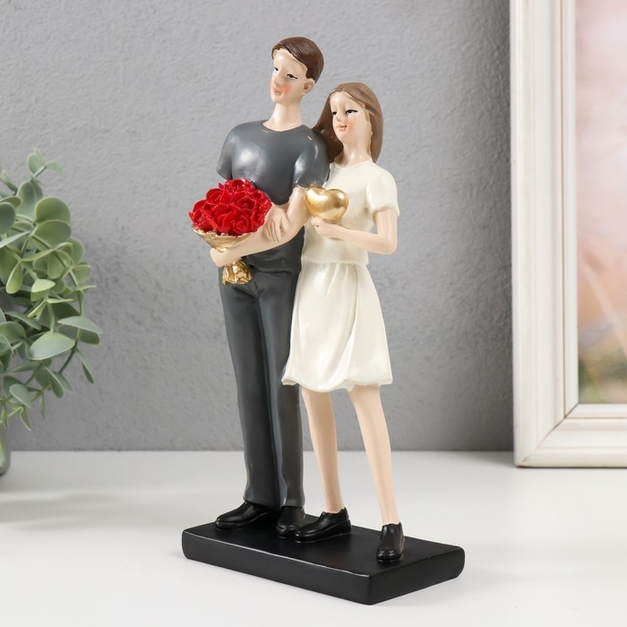 Сувенир полистоун Сувенир полистоун "Влюблённые - первое свидание" 11,5х6х22 см