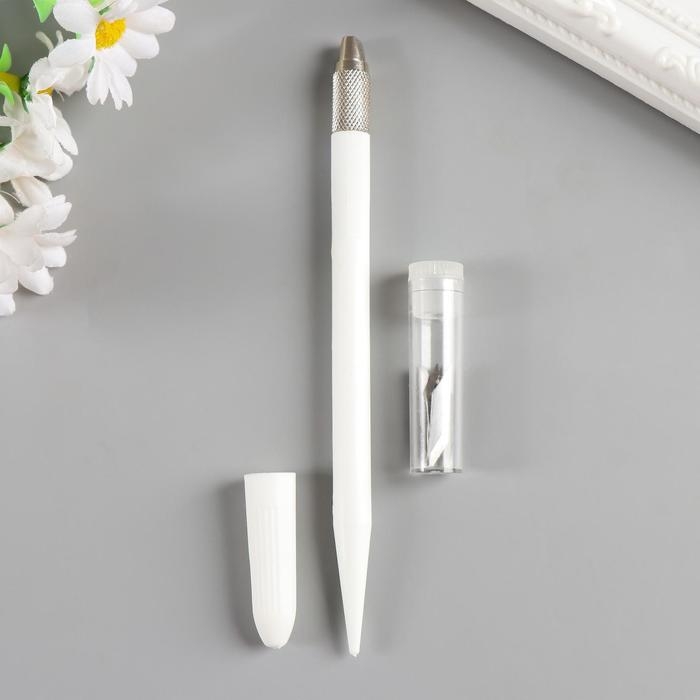 Набор инструментов для творчества: мат А5, нож + 12 лезвий + линейка 15 см Набор инструментов для творчества: мат А5, нож + 12 лезвий + линейка 15 см