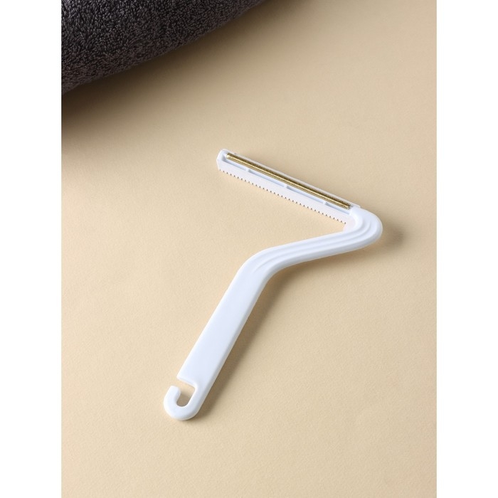 Скребок для чистки одежды, ковров, мебели, двусторонний Доляна, металл+пластик, 10,8×16,5 см Скребок для чистки одежды, ковров, мебели, двусторонний Доляна, металл+пластик, 10,8×16,5 см