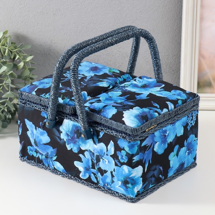 Шкатулка для рукоделия Шкатулка для рукоделия "Голубые цветы на синем" 19х26х14,5 см